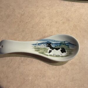 Stove top ceramic spoon rest